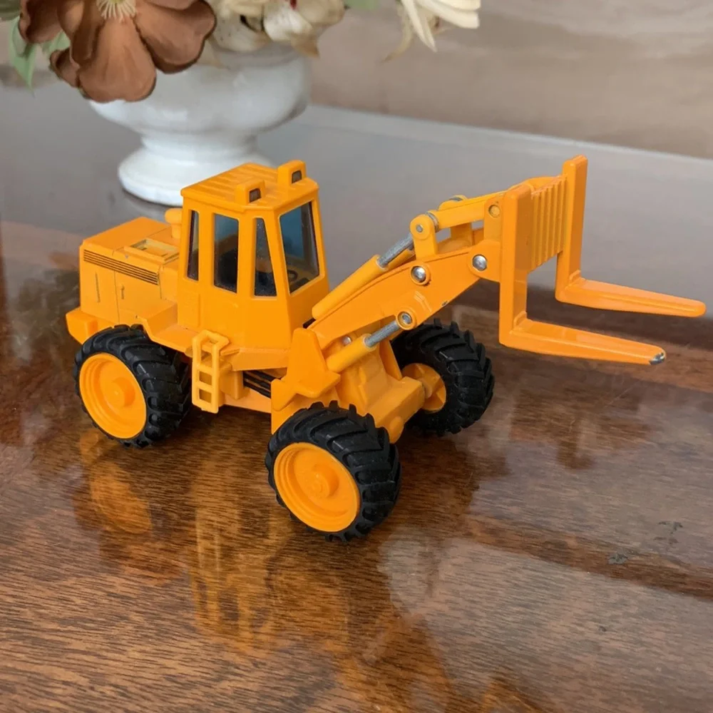 Fork Lift Construction Farm Vehicle Metal Toy Tractor Diecast Truck Vintage